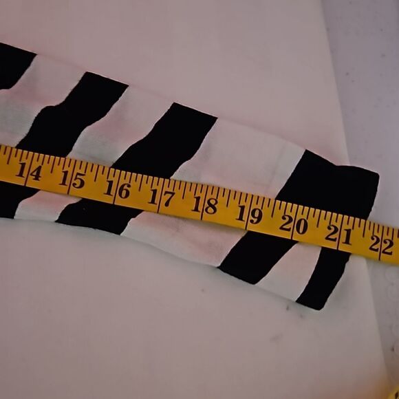 Lane Bryant black and white graphic long sleeve tshirt Size14/16 - Picture 5 of 5